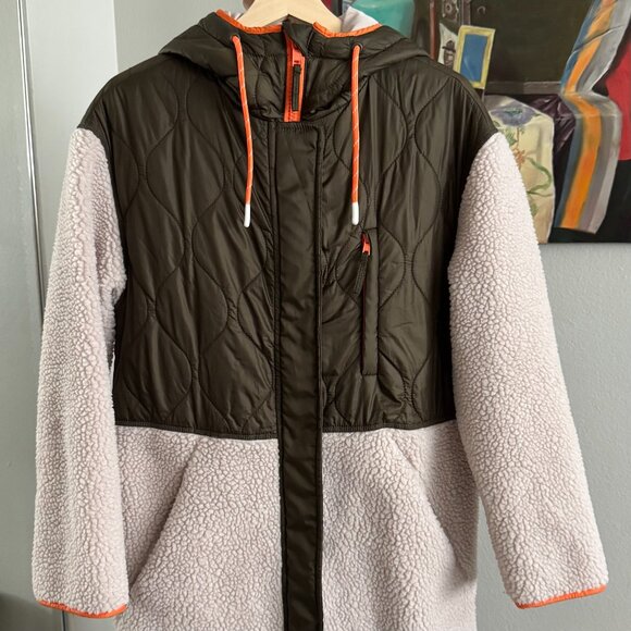 H&M - Longline Sherpa Quilted Coat in Cream/Olive Green - Picture 9 of 16